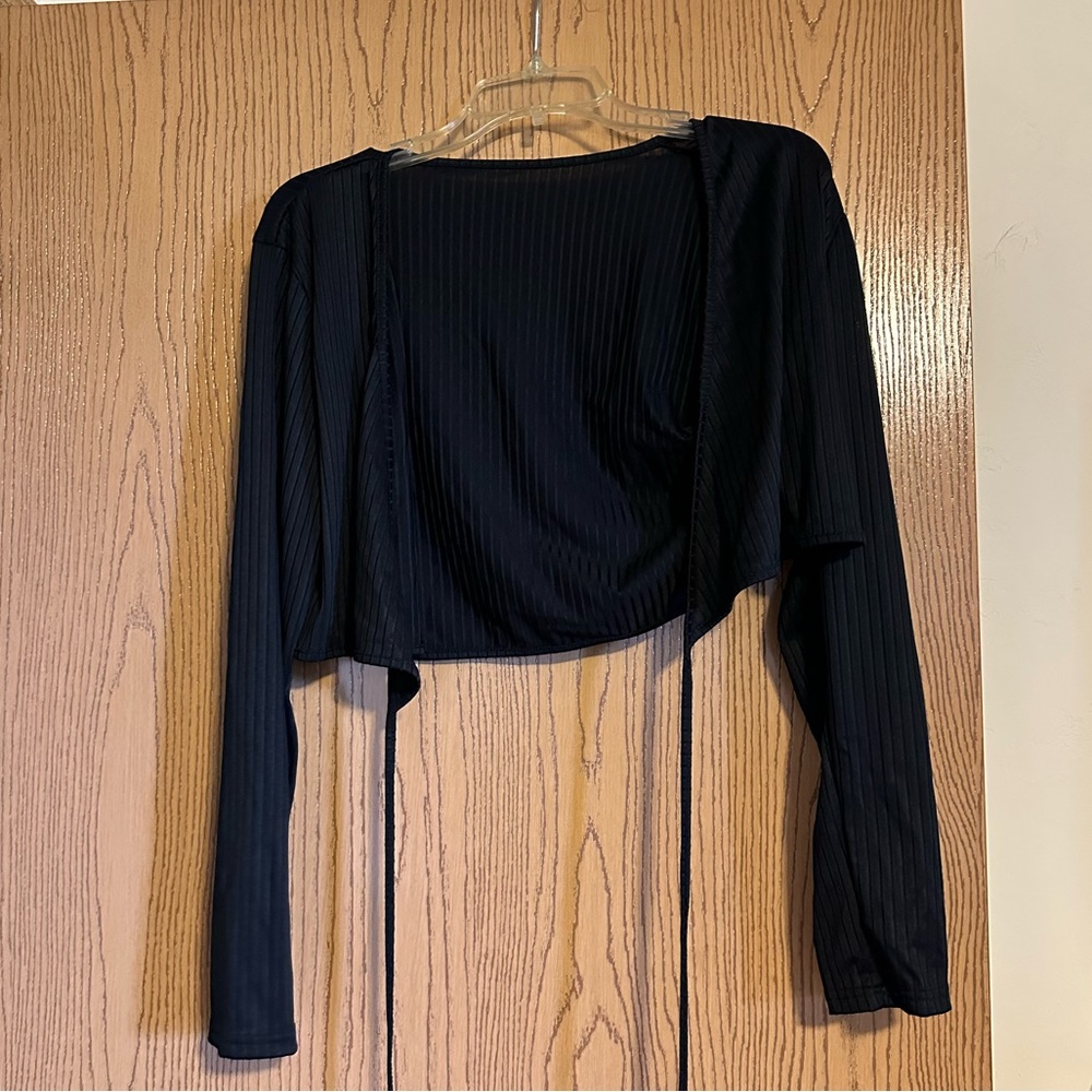 Black long sleeved wrap around crop top